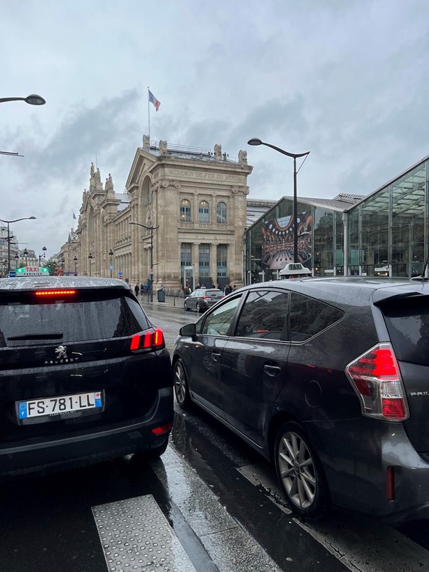 Paris traffic near the Gare du Nord